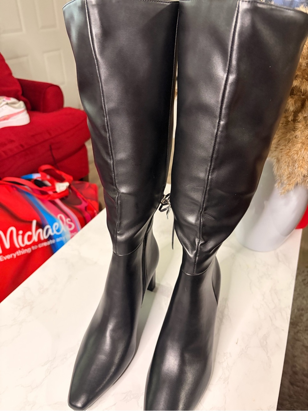 Women's Black Knee-High Pointed Toe Heeled Boots